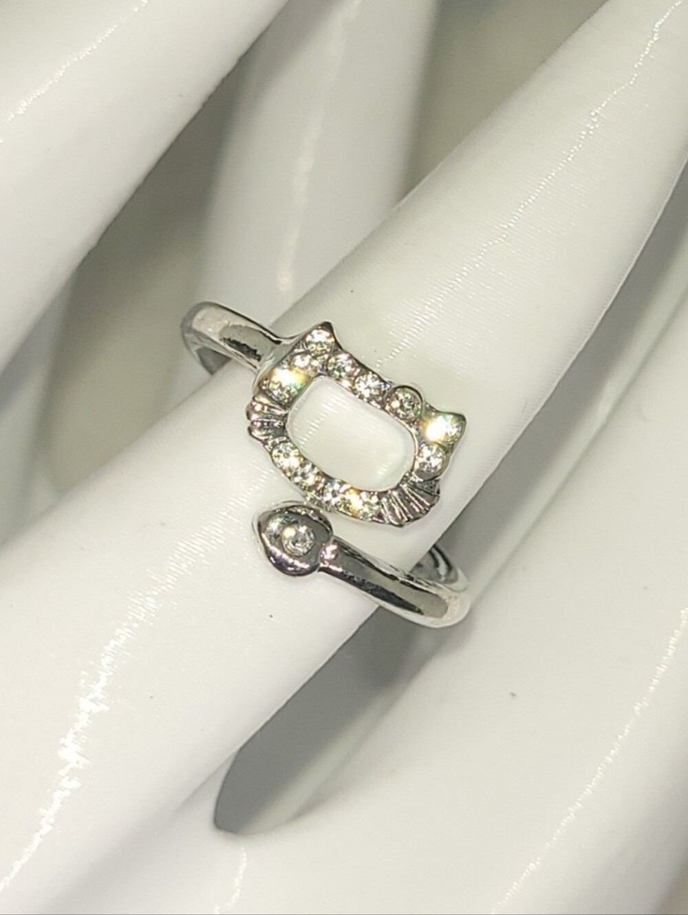 5+ | Hello Kitty Pavé Gemstone Ring | Adjustable